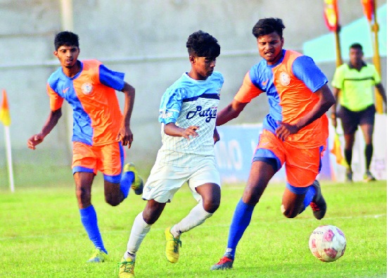 Balgopal, PTM 'A', 'Khandoba' ahead; Rajesh Football Trophy Tournament | बालगोपाल, पीटीएम ‘अ’, ‘खंडोबा’ची आगेकूच ; राजेश फुटबॉल चषक स्पर्धा Balgopal, PTM 'A', 'Khandoba' ahead; Rajesh Football Trophy Tournament | बालगोपाल, पीटीएम ‘अ’, ‘खंडोबा’ची आगेकूच ; राजेश फुटबॉल चषक स्पर्धा