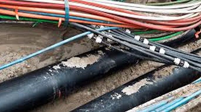 Four-G Cable Case; A total of 21 kilometers of cable found in two days | फोर-जी केबल प्रकरण; दोन दिवसांत एकूण २१ किलोमीटर केबलचा शोध Four-G Cable Case; A total of 21 kilometers of cable found in two days | फोर-जी केबल प्रकरण; दोन दिवसांत एकूण २१ किलोमीटर केबलचा शोध