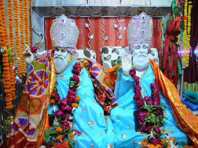 For the Varsi festival, devotees in Jalgaon | वर्सी महोत्सवासाठी जळगावात देशभरातील भाविक दाखल For the Varsi festival, devotees in Jalgaon | वर्सी महोत्सवासाठी जळगावात देशभरातील भाविक दाखल