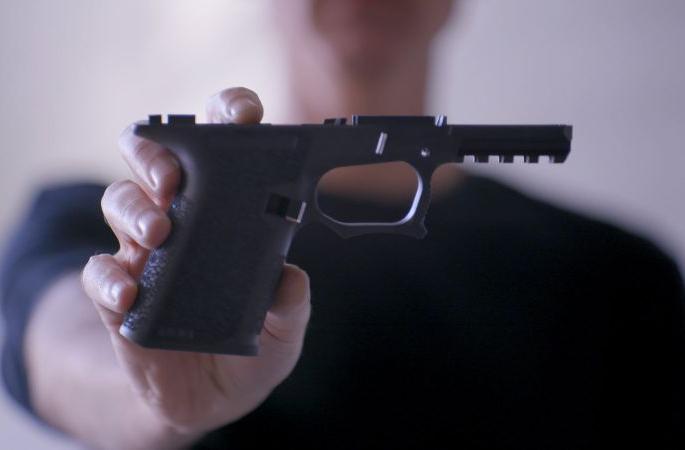 Foreign-made pistols seized | विदेशी बनावटीचे पिस्तूल जप्त Foreign-made pistols seized | विदेशी बनावटीचे पिस्तूल जप्त