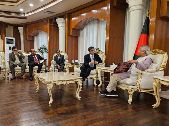 Bangladesh has assured action against perpetrators of violence against minorities: Foreign Secretary to parliamentary standing committee | बांगलादेश सरकारची हिंदूंबाबत काय भूमिका आहे? परराष्ट्र सचिवांनी सांगितलं... Bangladesh has assured action against perpetrators of violence against minorities: Foreign Secretary to parliamentary standing committee | बांगलादेश सरकारची हिंदूंबाबत काय भूमिका आहे? परराष्ट्र सचिवांनी सांगितलं...