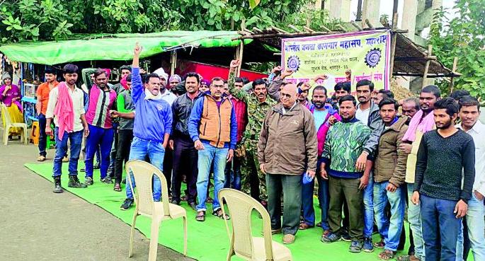 Government will solve the problems of forest guards: Vikas Gupta | वनरक्षक व वनपालांच्या समस्या शासन दरबारी सोडवणार : विकास गुप्ता Government will solve the problems of forest guards: Vikas Gupta | वनरक्षक व वनपालांच्या समस्या शासन दरबारी सोडवणार : विकास गुप्ता