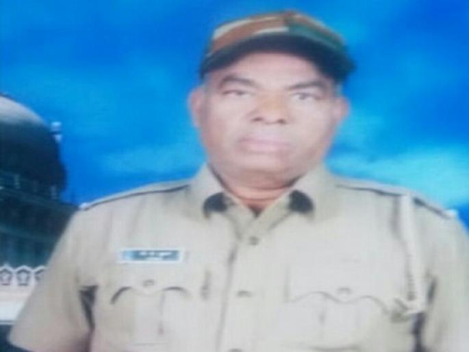 Four-wheeler hits two wheeler; one forest labor killed during treatment | वनमजुरांच्या दुचाकीला भरधाव चारचाकीची धडक; उपचारादरम्यान एकजण ठार Four-wheeler hits two wheeler; one forest labor killed during treatment | वनमजुरांच्या दुचाकीला भरधाव चारचाकीची धडक; उपचारादरम्यान एकजण ठार