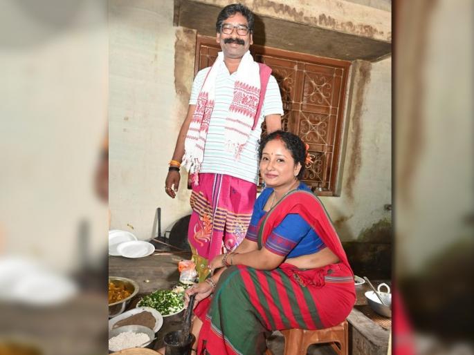 Former Jharkhand Chief Minister Hemant Soren has been arrested by ED and his wife Kalpana Soren has made an emotional post on their 18th wedding anniversary  | मी धाडसी योद्ध्याची पत्नी! पती अटकेत अन् लग्नाचा १८ वा वाढदिवस; कल्पना सोरेन भावूक Former Jharkhand Chief Minister Hemant Soren has been arrested by ED and his wife Kalpana Soren has made an emotional post on their 18th wedding anniversary  | मी धाडसी योद्ध्याची पत्नी! पती अटकेत अन् लग्नाचा १८ वा वाढदिवस; कल्पना सोरेन भावूक