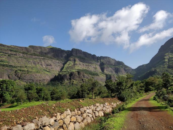 6 youths went astray on Harishchandragad One unfortunately died due to exposure to cold | हरिश्चंद्रगडावर ६ तरुण भरकटले; एकाचा थंडीने गारठून दुर्दैवी मृत्यू 6 youths went astray on Harishchandragad One unfortunately died due to exposure to cold | हरिश्चंद्रगडावर ६ तरुण भरकटले; एकाचा थंडीने गारठून दुर्दैवी मृत्यू