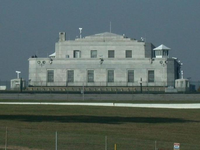 Fort Knox most heavily guarded place on the planet | जगातलं सर्वात सुरक्षित ठिकाण, इथे जेम्स बॉन्ड काय त्याचा पप्पाही पोहोचू शकणार नाही!