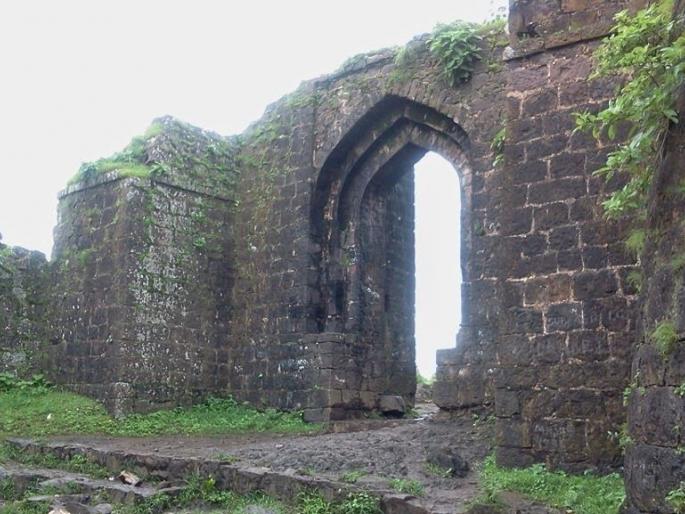"Who is responsible for the conservation of 310 forts?" | "३१० किल्ल्यांच्या संवर्धनाची जबाबदारी कोणाची?" "Who is responsible for the conservation of 310 forts?" | "३१० किल्ल्यांच्या संवर्धनाची जबाबदारी कोणाची?"