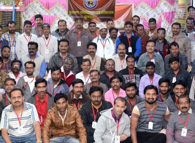 Insurance benefits to members of Buldana Photographer Association |  बुलडाणा फोटोग्राफर असोशिएसनच्या सदस्यांना विम्याचा लाभ Insurance benefits to members of Buldana Photographer Association |  बुलडाणा फोटोग्राफर असोशिएसनच्या सदस्यांना विम्याचा लाभ