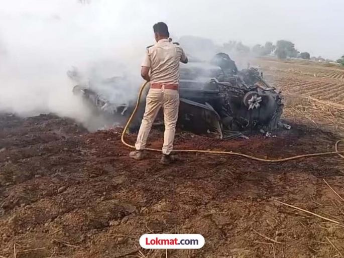 Went home for Diwali and in an instant the entire family was destroyed! Husband, wife and two children died in a Thar collision | दिवाळीसाठी गावी निघाले अन् एका क्षणात संपूर्ण कुटुंब उद्ध्वस्त! 'थार'च्या धडकेत पती-पत्नी आणि दोन मुलांचा मृत्यू Went home for Diwali and in an instant the entire family was destroyed! Husband, wife and two children died in a Thar collision | दिवाळीसाठी गावी निघाले अन् एका क्षणात संपूर्ण कुटुंब उद्ध्वस्त! 'थार'च्या धडकेत पती-पत्नी आणि दोन मुलांचा मृत्यू