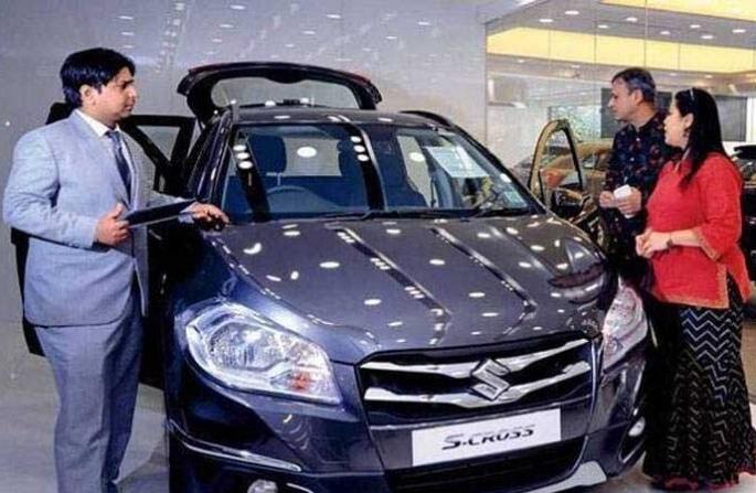 Two and a half thousand two-wheelers, more than four hundred four-wheelers on the road | अडीच हजार दुचाकी, चारशेहून अधिक चारचाकी रस्त्यावर Two and a half thousand two-wheelers, more than four hundred four-wheelers on the road | अडीच हजार दुचाकी, चारशेहून अधिक चारचाकी रस्त्यावर