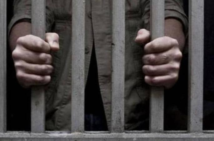 Accused of molesting a minor girl sentenced to four years in prison | अल्पवयीन मुलीचा विनयभंग करणाऱ्या आरोपीला चार वर्षांचा कारावास Accused of molesting a minor girl sentenced to four years in prison | अल्पवयीन मुलीचा विनयभंग करणाऱ्या आरोपीला चार वर्षांचा कारावास