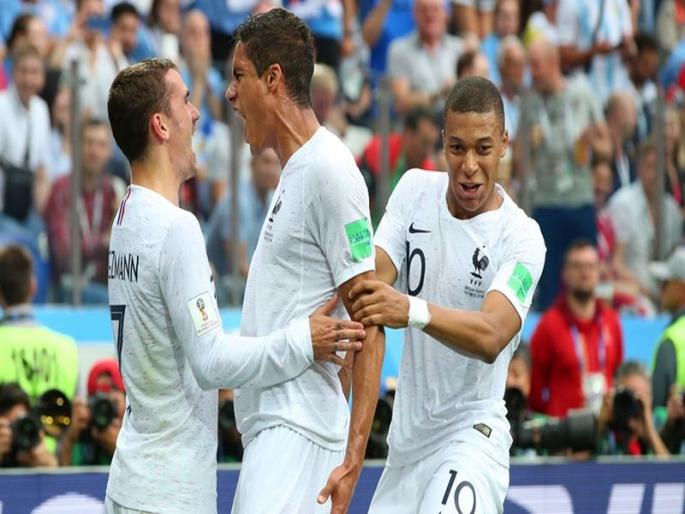 FIFA World Cup 2018 Quarter finals: Verney Goals Lead to France | FIFA World Cup Quarter finals : व्हॅरनेच्या गोलने फ्रान्सला आघाडी FIFA World Cup 2018 Quarter finals: Verney Goals Lead to France | FIFA World Cup Quarter finals : व्हॅरनेच्या गोलने फ्रान्सला आघाडी