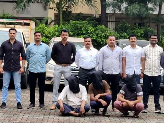 Fraud of millions by saying 'rents vehicles'; The three were handcuffed | 'वाहने भाडेतत्वावर देतो' असे सांगून केली कोटींची फसवणूक; तिघांना ठोकल्या बेड्या Fraud of millions by saying 'rents vehicles'; The three were handcuffed | 'वाहने भाडेतत्वावर देतो' असे सांगून केली कोटींची फसवणूक; तिघांना ठोकल्या बेड्या
