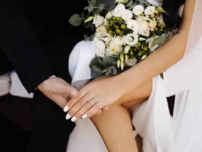 He married a young woman claiming to be a surgeon, and as soon as the marriage began, he was cheated out of 3.5 crores! | सर्जन असल्याचं सांगून लग्न केलं, संसाराची सुरुवात होताच ३.५ कोटींचा चुना लावून झाला पसार! He married a young woman claiming to be a surgeon, and as soon as the marriage began, he was cheated out of 3.5 crores! | सर्जन असल्याचं सांगून लग्न केलं, संसाराची सुरुवात होताच ३.५ कोटींचा चुना लावून झाला पसार!