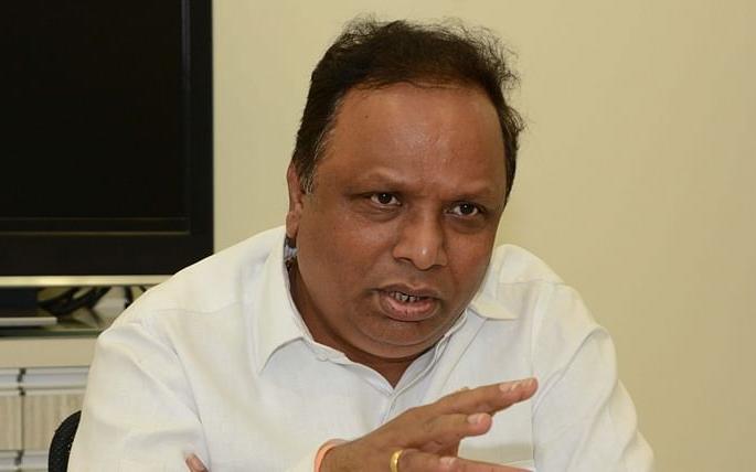 Peshwin Sena surrenders completely, Ashish Shelara's sharp tweet after sachin tendulkar investigate | 'पेग्वीन' सेनेनं पूर्णपणे शरणागती पत्करलीय, आशिष शेलाराचं खोचक ट्विट Peshwin Sena surrenders completely, Ashish Shelara's sharp tweet after sachin tendulkar investigate | 'पेग्वीन' सेनेनं पूर्णपणे शरणागती पत्करलीय, आशिष शेलाराचं खोचक ट्विट