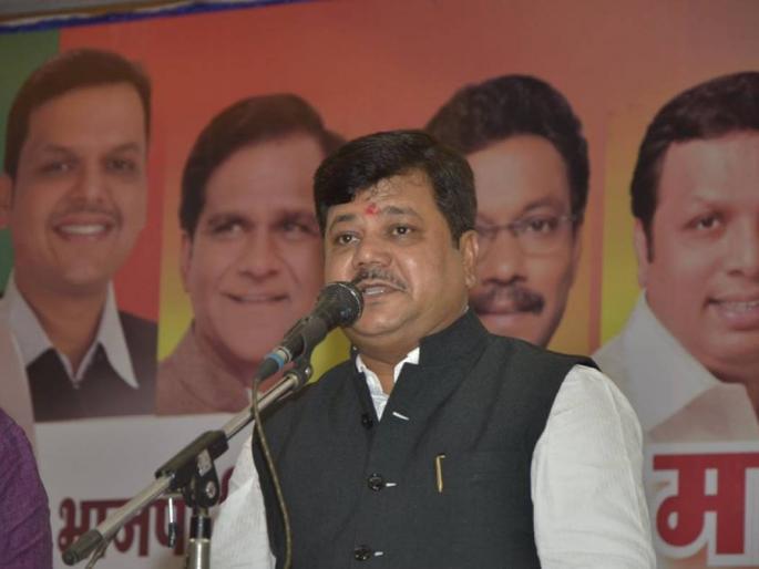 The intensity of the Konkan storm is less than that of Odisha; The people of Konkan are angry with the strange logic of everyone | ओडिशापेक्षा कोकणातील वादळाची तीव्रता कमी; दरेकरांच्या अजब तर्काने कोकणवासिय संतप्त The intensity of the Konkan storm is less than that of Odisha; The people of Konkan are angry with the strange logic of everyone | ओडिशापेक्षा कोकणातील वादळाची तीव्रता कमी; दरेकरांच्या अजब तर्काने कोकणवासिय संतप्त