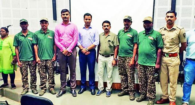 'Vyaghramitra' will conserve Tiger & Forest: : Appointment in Pawni Forest Territory | ‘व्याघ्रमित्र’ करणार वाघ व जंगलाचे संवर्धन : पवनी वनपरिक्षेत्रात नेमणूक 