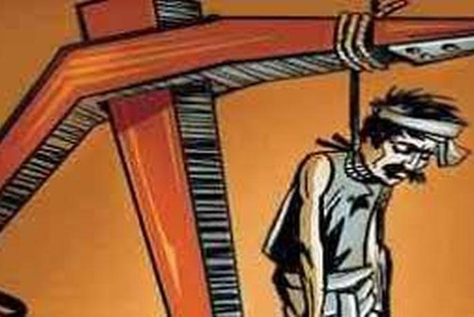 Farmer commits suicide due to financial hardship! | आर्थिक विवंचनेतून शेतकऱ्याची आत्महत्या!