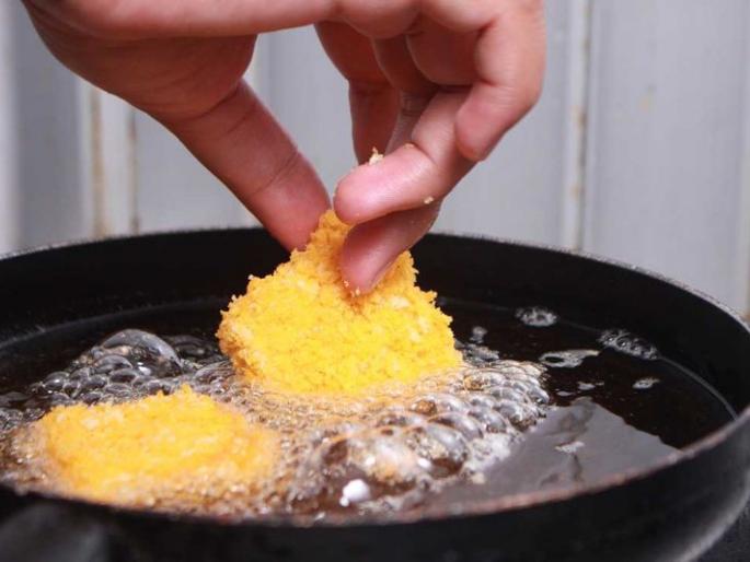 Restrictions on Food Oil Recycling: FDA will take Action against Hotels | खाद्य तेलाच्या पुनर्वापरावर निर्बंध : एफडीए करणार हॉटेल्सवर कारवाई Restrictions on Food Oil Recycling: FDA will take Action against Hotels | खाद्य तेलाच्या पुनर्वापरावर निर्बंध : एफडीए करणार हॉटेल्सवर कारवाई