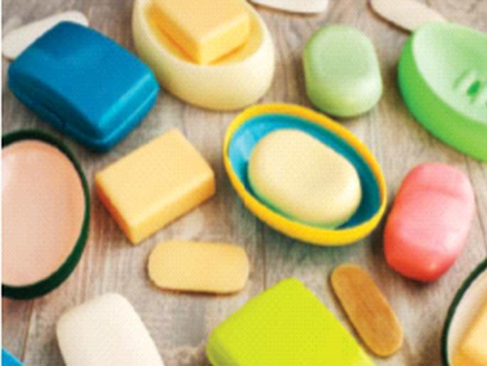 Bathing, washing clothes are expensive; Soap, detergent prices go up by 3 to 20 per cent | आंघोळ, कपडे धुणे महागले; साबण, डिटर्जंटच्या किमतीत ३ ते २० टक्क्यांपर्यंतची मोठी वाढ Bathing, washing clothes are expensive; Soap, detergent prices go up by 3 to 20 per cent | आंघोळ, कपडे धुणे महागले; साबण, डिटर्जंटच्या किमतीत ३ ते २० टक्क्यांपर्यंतची मोठी वाढ