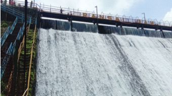 Ransai dam in Uran lowers water level | उरणमधील रानसई धरणाची पाणी पातळी खालावली  Ransai dam in Uran lowers water level | उरणमधील रानसई धरणाची पाणी पातळी खालावली