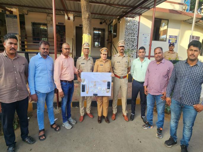 House burglary suspect arrested, 228 grams of gold jewelery and valuables worth lakhs seized | घरफोडी करणाऱ्या सराईत आरोपीला अटक, २२८ ग्रॅम सोन्याच्या दागिन्यांसह लाखोंचा मुद्देमाल हस्तगत House burglary suspect arrested, 228 grams of gold jewelery and valuables worth lakhs seized | घरफोडी करणाऱ्या सराईत आरोपीला अटक, २२८ ग्रॅम सोन्याच्या दागिन्यांसह लाखोंचा मुद्देमाल हस्तगत