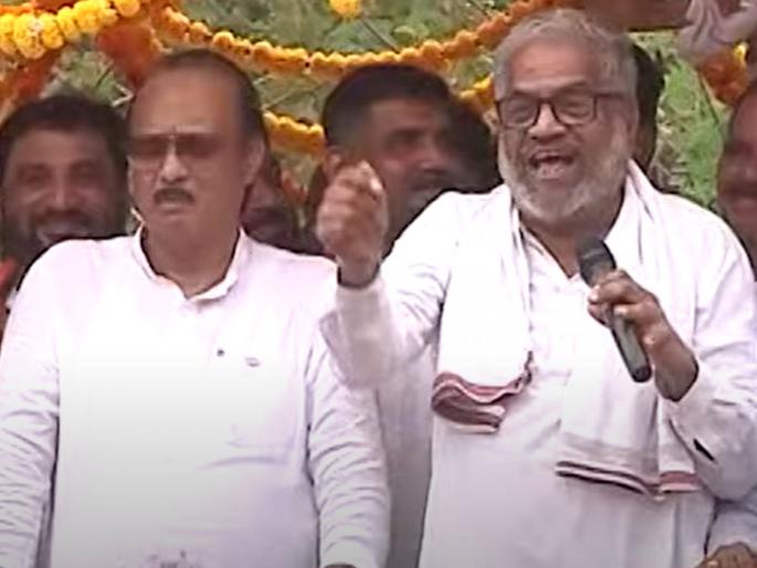 Pasha Petal's strong speech in front of ajit Dada in dharashiv A connection is also added to the rains of Dubai | गोळी कानाच्या बाजूनं गेली, म्हणून माझं...! दादांसमोर पाशा पटेलांचं जोरदार भाषण; दुबईच्या पावसाचंही जोडलं कनेक्शन Pasha Petal's strong speech in front of ajit Dada in dharashiv A connection is also added to the rains of Dubai | गोळी कानाच्या बाजूनं गेली, म्हणून माझं...! दादांसमोर पाशा पटेलांचं जोरदार भाषण; दुबईच्या पावसाचंही जोडलं कनेक्शन