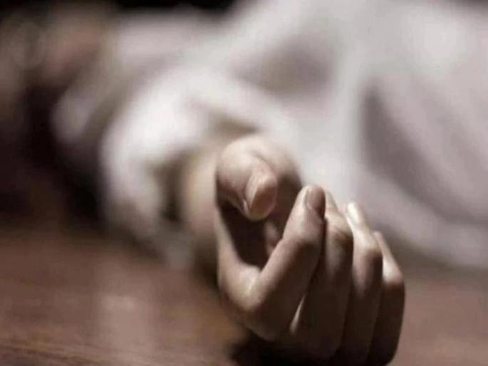 Amravati's first victim because of wet drought | ओला दुष्काळाचा अमरावतीत पहिला बळी Amravati's first victim because of wet drought | ओला दुष्काळाचा अमरावतीत पहिला बळी