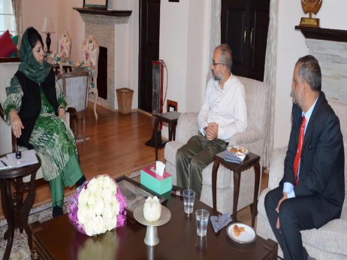 Mahbuta Mufti felicitates FTII | मेहबूबा मुफ्तींकडून ‘एफटीआयआय’ला शाबासकी Mahbuta Mufti felicitates FTII | मेहबूबा मुफ्तींकडून ‘एफटीआयआय’ला शाबासकी