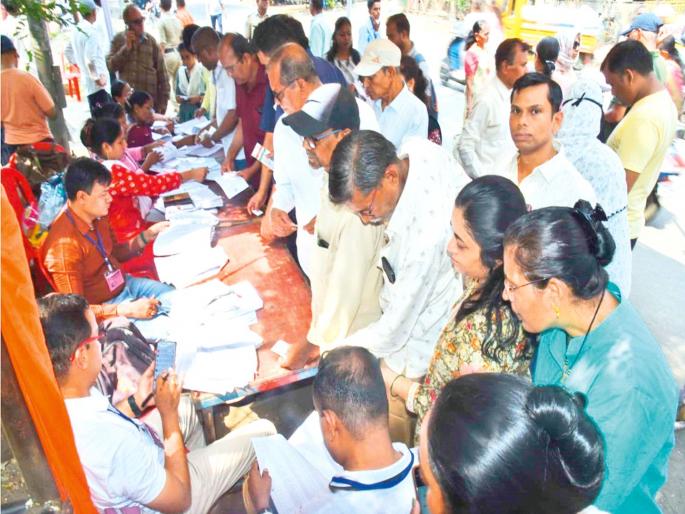 The 'record' of less voting was by the voters | कमी मतदानाचा ‘विक्रम’ मतदारांनी मिरवला The 'record' of less voting was by the voters | कमी मतदानाचा ‘विक्रम’ मतदारांनी मिरवला