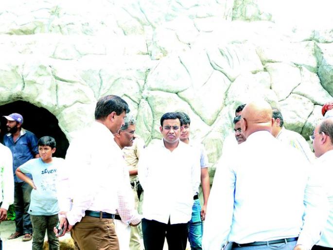 Accelerate the work at the Gorewada International Zoo | गोरेवाडा आंतरराष्ट्रीय प्राणिसंग्रहालयातील कामांना गती