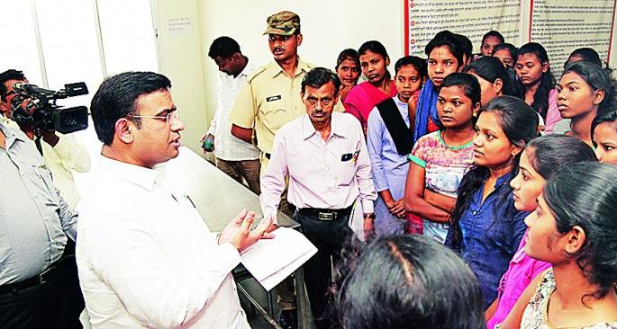 Students should run mess on co-operative basis: Parinay Fuke | विद्यार्थ्यांनी सहकारी तत्त्वावर खानावळ चालवावी : परिणय फुके