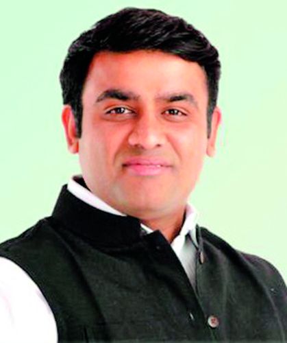 Where did they hide who said blank sat-bara extract when power come ? Asked Pranay Phuke | सातबारा कोरा करू म्हणणारे सत्ता येताच कुठे लपले? परिणय फुके यांचा सवाल Where did they hide who said blank sat-bara extract when power come ? Asked Pranay Phuke | सातबारा कोरा करू म्हणणारे सत्ता येताच कुठे लपले? परिणय फुके यांचा सवाल