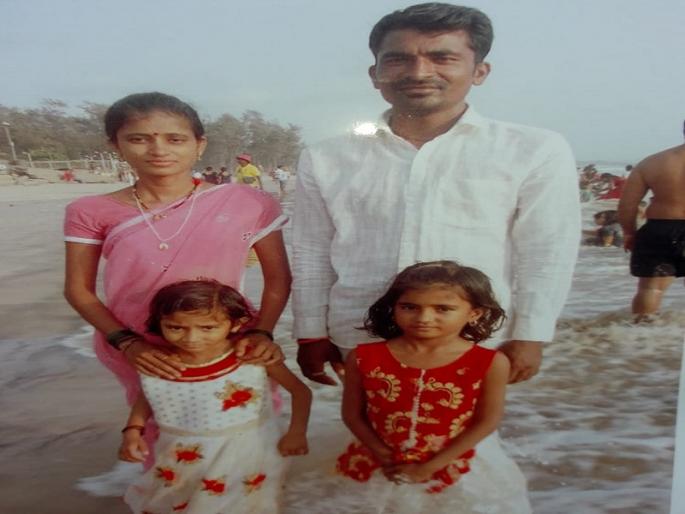 He killed himself by killing his wife and two daughters in the family's queue | कौटुंबिक कलहातून त्याने पत्नी व दोन मुलीची हत्या करून स्वतःलाही संपवले He killed himself by killing his wife and two daughters in the family's queue | कौटुंबिक कलहातून त्याने पत्नी व दोन मुलीची हत्या करून स्वतःलाही संपवले