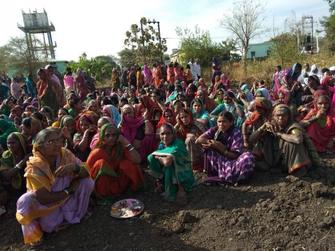 Washim: Funeral in the mourning atmosphere who died in the accident! | वाशिम : अपघातात मृत्युमुखी पडलेल्या वारकऱ्यांवर शोकाकुल वातावरणात अंत्यसंस्कार! Washim: Funeral in the mourning atmosphere who died in the accident! | वाशिम : अपघातात मृत्युमुखी पडलेल्या वारकऱ्यांवर शोकाकुल वातावरणात अंत्यसंस्कार!