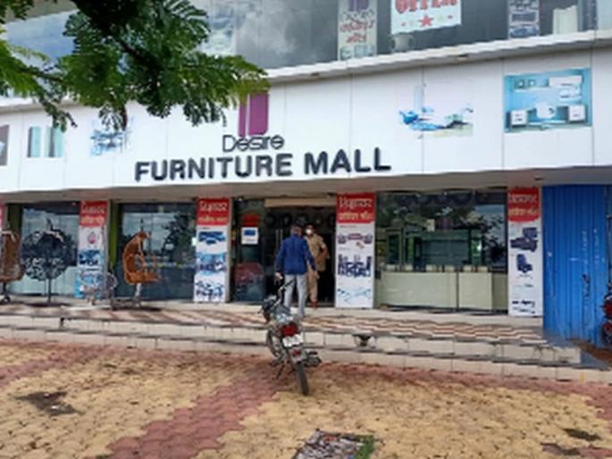 Twelve lakh pieces of furniture were stolen in Dhule | धुळ्यात सव्वादोन लाखांचे फर्निचर चोरले Twelve lakh pieces of furniture were stolen in Dhule | धुळ्यात सव्वादोन लाखांचे फर्निचर चोरले