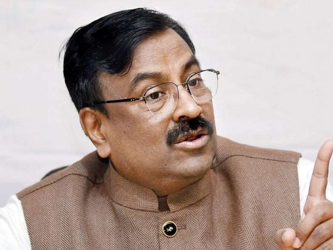 The party also has to be self-reliant : Sudhir Mungativar | पक्षही आत्मनिर्भर करावा लागेल; नेत्यांच्या आयातीवर सुधीर मुनगंटीवारांचे मत The party also has to be self-reliant : Sudhir Mungativar | पक्षही आत्मनिर्भर करावा लागेल; नेत्यांच्या आयातीवर सुधीर मुनगंटीवारांचे मत