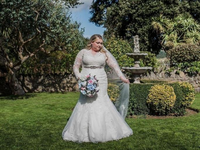 boyfriend ask for marriage, but ran away on the wedding day; bride alone did all programs | Relationship: त्यानेच मागणी घातलेली, लग्नाच्या दिवशी तोच पळून गेला; नववधूने एकटीनेच सर्व विधी केले boyfriend ask for marriage, but ran away on the wedding day; bride alone did all programs | Relationship: त्यानेच मागणी घातलेली, लग्नाच्या दिवशी तोच पळून गेला; नववधूने एकटीनेच सर्व विधी केले