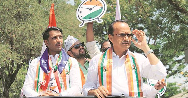 It should be a son like Partha Pawar | पुत्र असावा तर पार्थ पवारांसारखा It should be a son like Partha Pawar | पुत्र असावा तर पार्थ पवारांसारखा