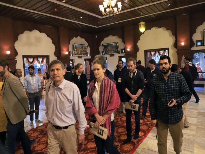 G-20 Pune Visit of foreign visitors to heritage sites in Pune; Learned history | G-20 Pune | परदेशी पाहुण्यांची पुण्यातील वारसास्थळांना भेट; जाणून घेतला इतिहास G-20 Pune Visit of foreign visitors to heritage sites in Pune; Learned history | G-20 Pune | परदेशी पाहुण्यांची पुण्यातील वारसास्थळांना भेट; जाणून घेतला इतिहास