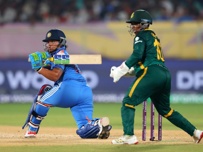 ICC Womens World Cup 2025 IND W vs SA W 10th Match Richa Ghosh Slams 94 Versus SA W Surpasses Record 3rd Fastest To 1,000 Runs In Women's ODIs By Balls | शाब्बास रिचा! सेंच्युरी हुकली; पण 'नॉट रिचेबल' वाटणारा टप्पा गाठला अन् मोठा डावही साधला