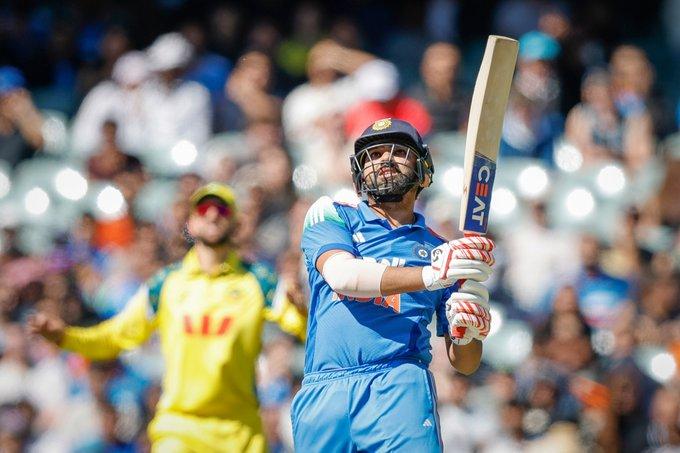 IND vs AUS 2nd ODI Rohit Sharma Fifty Becomes First Asian Batter To Complete 150 Sixes In SENA Country In History | Rohit Sharma Record: हिटमॅन रोहितनं वेळ घेतला; मग पुल शॉटसह बॅक टू बॅक सिक्सर मारत सेट केला महारेकॉर्ड