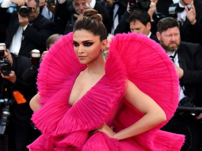 Cannes 2019: Deepika Padukone asks her fans to help with this | Cannes 2019 : दीपिका पादुकोणने आपल्या चाहत्यांकडे मागितली ह्या गोष्टीसाठी मदत Cannes 2019: Deepika Padukone asks her fans to help with this | Cannes 2019 : दीपिका पादुकोणने आपल्या चाहत्यांकडे मागितली ह्या गोष्टीसाठी मदत