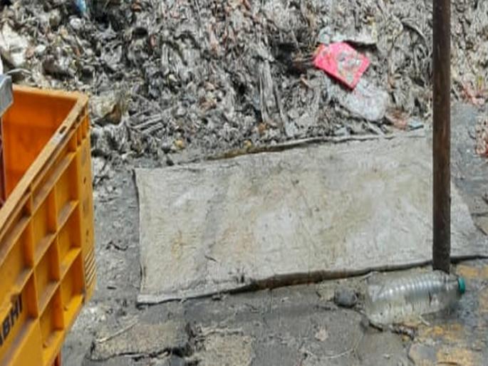 larvae in the fish market of Kalyan as garbage is not picked up; Consumers as well as shopkeepers are at risk | कचरा उचलला न गेल्यानं कल्याणच्या मच्छीमार्केमध्ये आळ्यांचे साम्राज्य; ग्राहकांसह दुकानदारचंही आरोग्य धोक्यात 