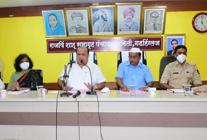 Support for Gadhinglaj factory not for directors, but for farmers and workers: Mushrif | संचालकांसाठी नव्हे, शेतकरी-कामगारांसाठीच गडहिंग्लज कारखान्याला सहकार्य : मुश्रीफ Support for Gadhinglaj factory not for directors, but for farmers and workers: Mushrif | संचालकांसाठी नव्हे, शेतकरी-कामगारांसाठीच गडहिंग्लज कारखान्याला सहकार्य : मुश्रीफ