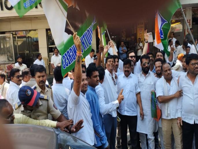 Hanuman swings mace at BJP in Karnataka; City Congress jubilation in front of Devadia Bhavan | कर्नाटकात हनुमानाने भाजपवर गदा फिरवली; शहर काँग्रेसचा देवडिया भवनासमोर जल्लोष Hanuman swings mace at BJP in Karnataka; City Congress jubilation in front of Devadia Bhavan | कर्नाटकात हनुमानाने भाजपवर गदा फिरवली; शहर काँग्रेसचा देवडिया भवनासमोर जल्लोष