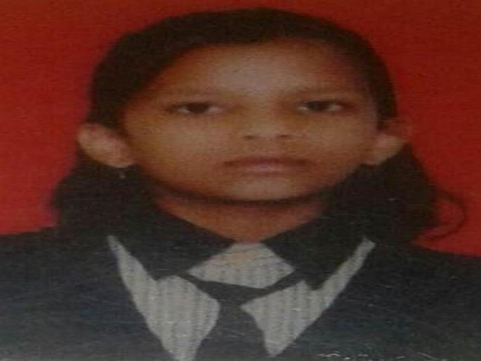 12-year-old girl gets stuck in rope and died | १२ वर्षीय मुलीला पाळण्याच्या दोरीचा फास लागून मृत्यू 12-year-old girl gets stuck in rope and died | १२ वर्षीय मुलीला पाळण्याच्या दोरीचा फास लागून मृत्यू