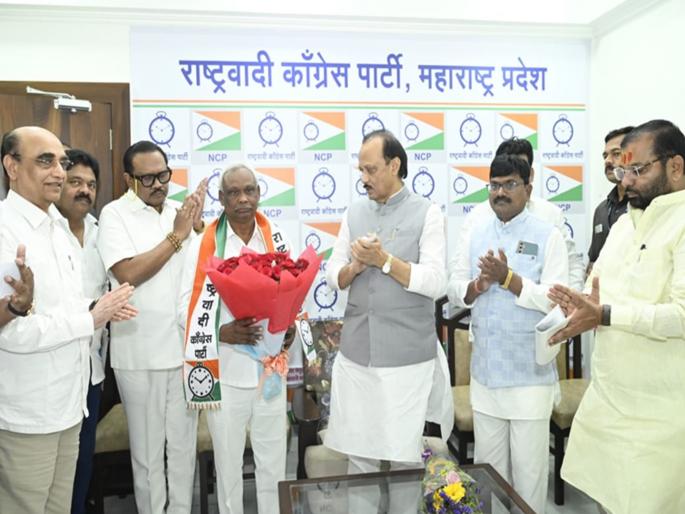 Another blow to Uddhav Thackerays Shiv Sena Ramakrishna Madavi joins NCP | उद्धव ठाकरेंच्या शिवसेनेला आणखी एक धक्का; रामकृष्ण मडावींनी हाती बांधले घड्याळ Another blow to Uddhav Thackerays Shiv Sena Ramakrishna Madavi joins NCP | उद्धव ठाकरेंच्या शिवसेनेला आणखी एक धक्का; रामकृष्ण मडावींनी हाती बांधले घड्याळ