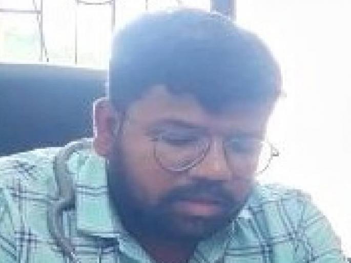 Medical officer arrested for accepting bribe of Rs 1.25 lakh from health assistant | आरोग्य सहायकाकडून सव्वा लाखाची लाच घेणारा वैद्यकीय अधिकारी जेरबंद; वेतन काढण्यासाठी दीड लाखांची मागणी Medical officer arrested for accepting bribe of Rs 1.25 lakh from health assistant | आरोग्य सहायकाकडून सव्वा लाखाची लाच घेणारा वैद्यकीय अधिकारी जेरबंद; वेतन काढण्यासाठी दीड लाखांची मागणी