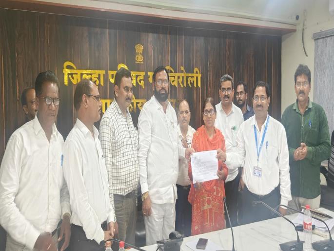 in gadchiroli at half past eight in the night the order of approval of the principal was issued the teachers were suffering because of the heckling   | अन् रात्री साडेआठ वाजता काढले मुख्याध्यापक मान्यतेचे आदेश; हेलपाटे मारून शिक्षक झाले हाेते त्रस्त   in gadchiroli at half past eight in the night the order of approval of the principal was issued the teachers were suffering because of the heckling   | अन् रात्री साडेआठ वाजता काढले मुख्याध्यापक मान्यतेचे आदेश; हेलपाटे मारून शिक्षक झाले हाेते त्रस्त